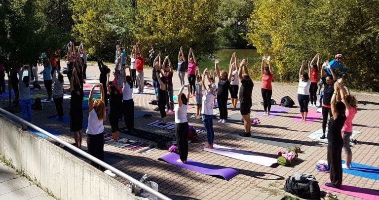 Yoga en el parque en León